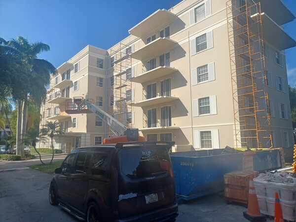 Commercial Exterior Painting in Miami Beach, FL (1)