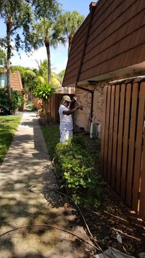 Fence Repainting in Lake Worth, FL (1)