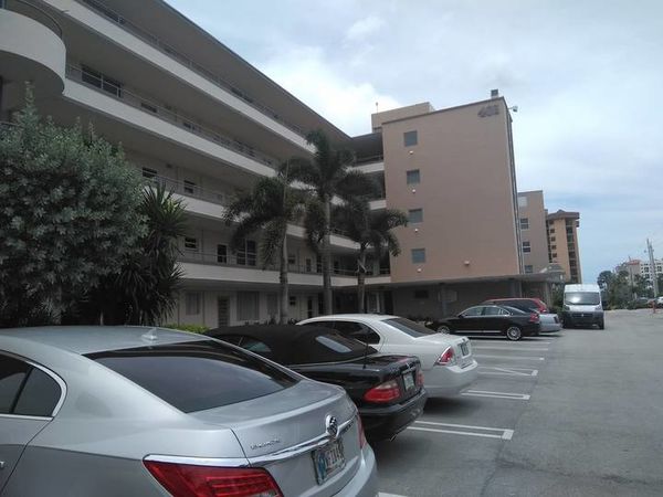 Exterior Painting of Commercial Building in Fort Lauderdale, FL (1)