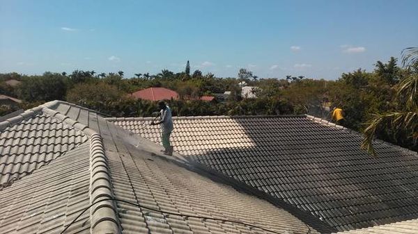 Roof Pressure Washing and Painting in Palm Beach, FL (1)