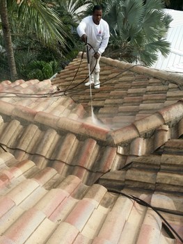 Pressure cleaning of rules in Pompano Beach, Florida
