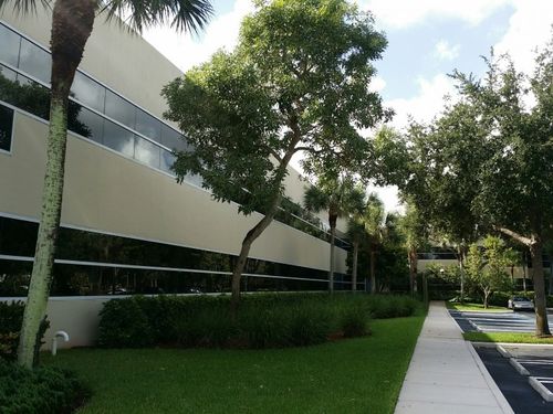 Exterior Painting of a commercial building in Pompano Beach, FL