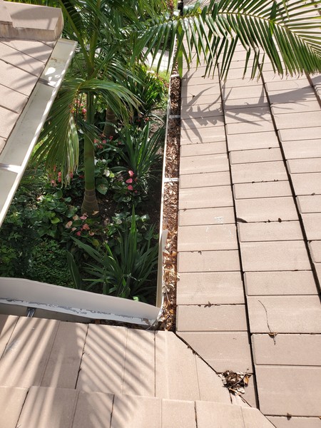Gutter Cleaning in Delray Beach, FL (1)