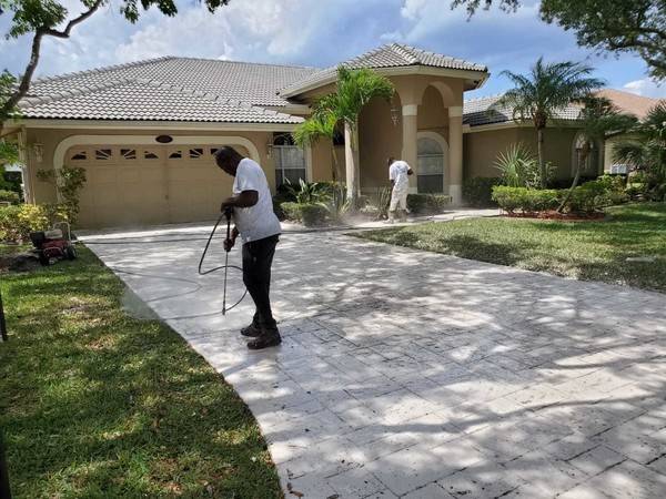 Exterior Painting & Deck Stripping in Hollywood, FL (1)