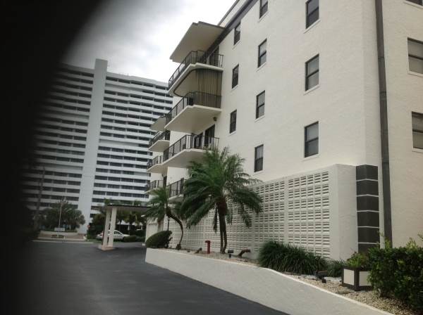 Pressure Washing and Painting of a commercial building in Deerfield Beach, FL